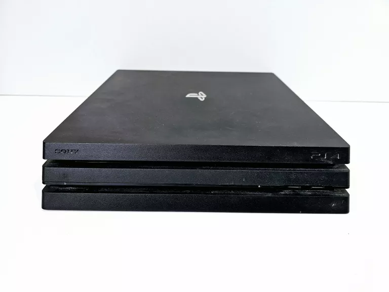KONSOLA PLAYSTATION 4 PRO + 2 PADY