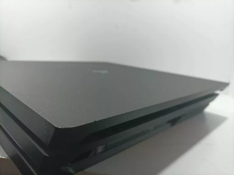 konsola-ps4-pro-kolor-czarny