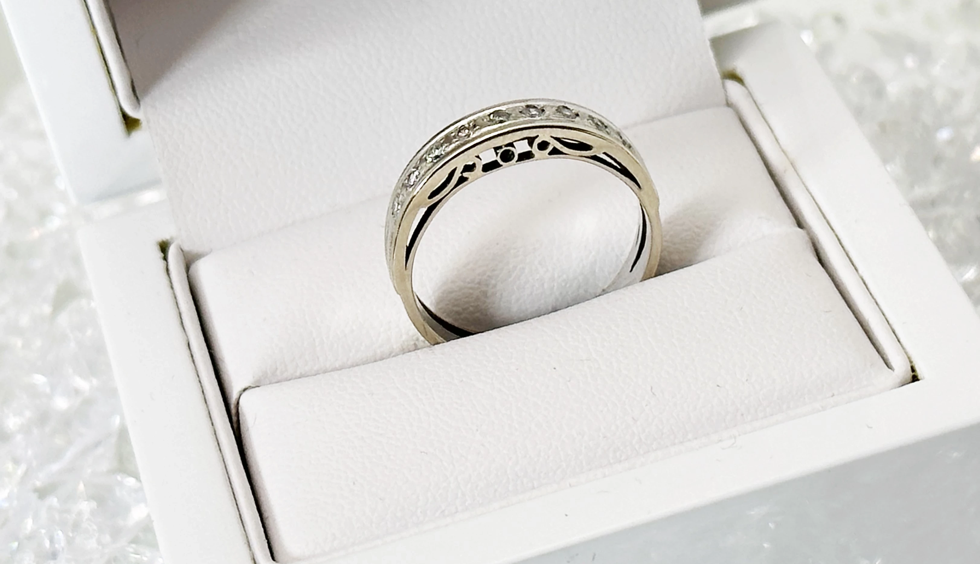 pierscionek-z-brylantami-biale-zloto-585-r16-346-marka-zlocisto