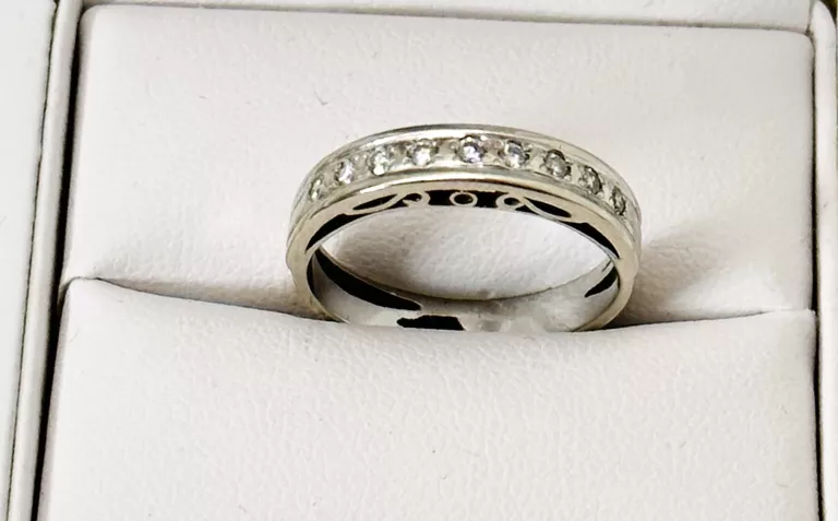 pierscionek-z-brylantami-biale-zloto-585-r16-346-material-zloto