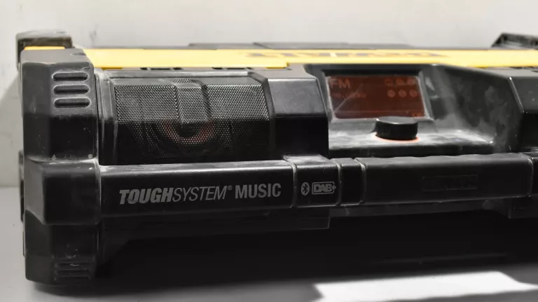 radio-budowlane-dewalt-dwst1-75659-qw-marka-dewalt