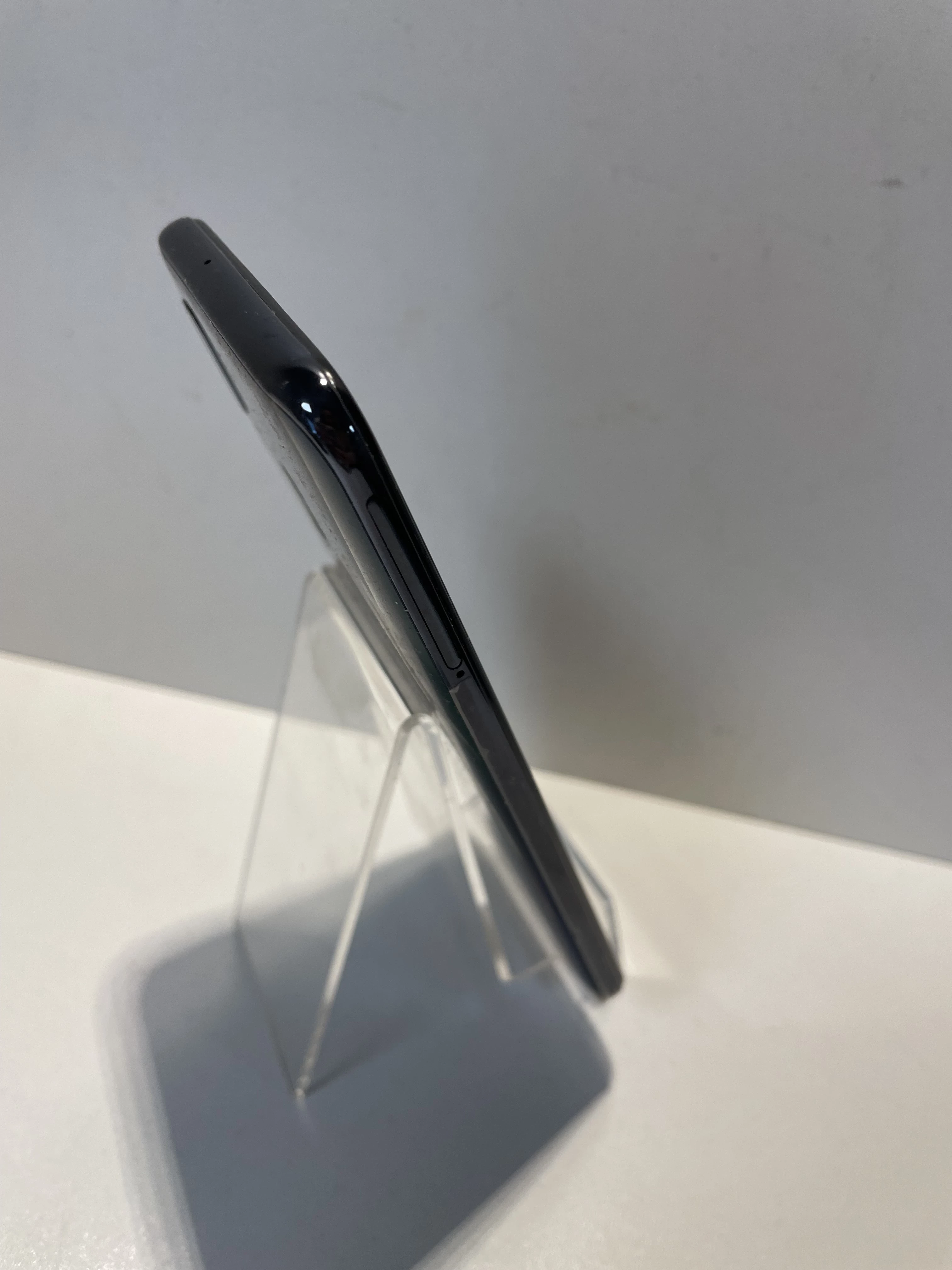 telefon-samsung-galaxy-a40-ean-gtin-8806090013478