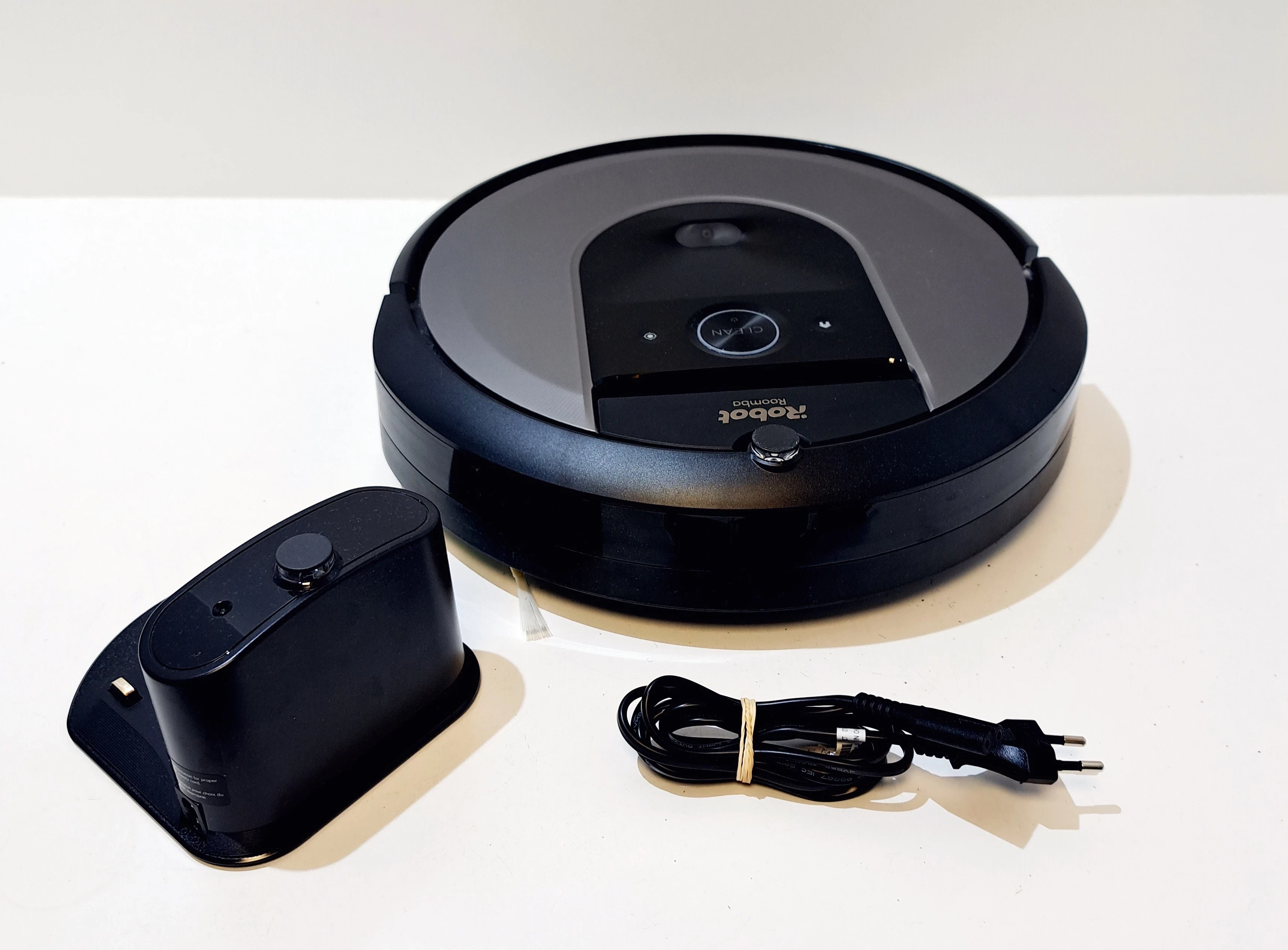 robot-sprzatajacy-irobot-roomba-i7-jana-pawla-ii-41a-warszawa