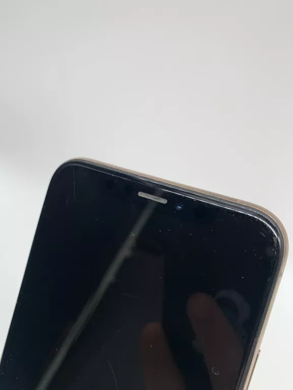 SMARTFON APPLE IPHONE XS 256GB + 3 ETUI OPIS