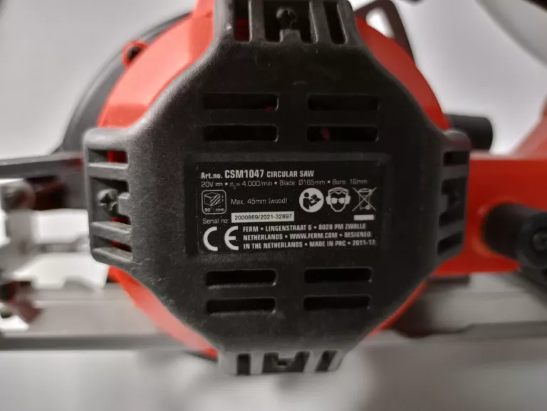pilarka-ferm-csm-1047-akumulator-rodzaj-akumulatorowa
