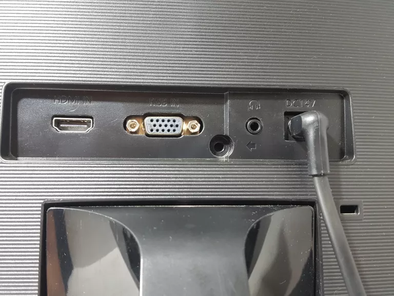 MONITOR SAMSUNG C24F396FHU KABEL