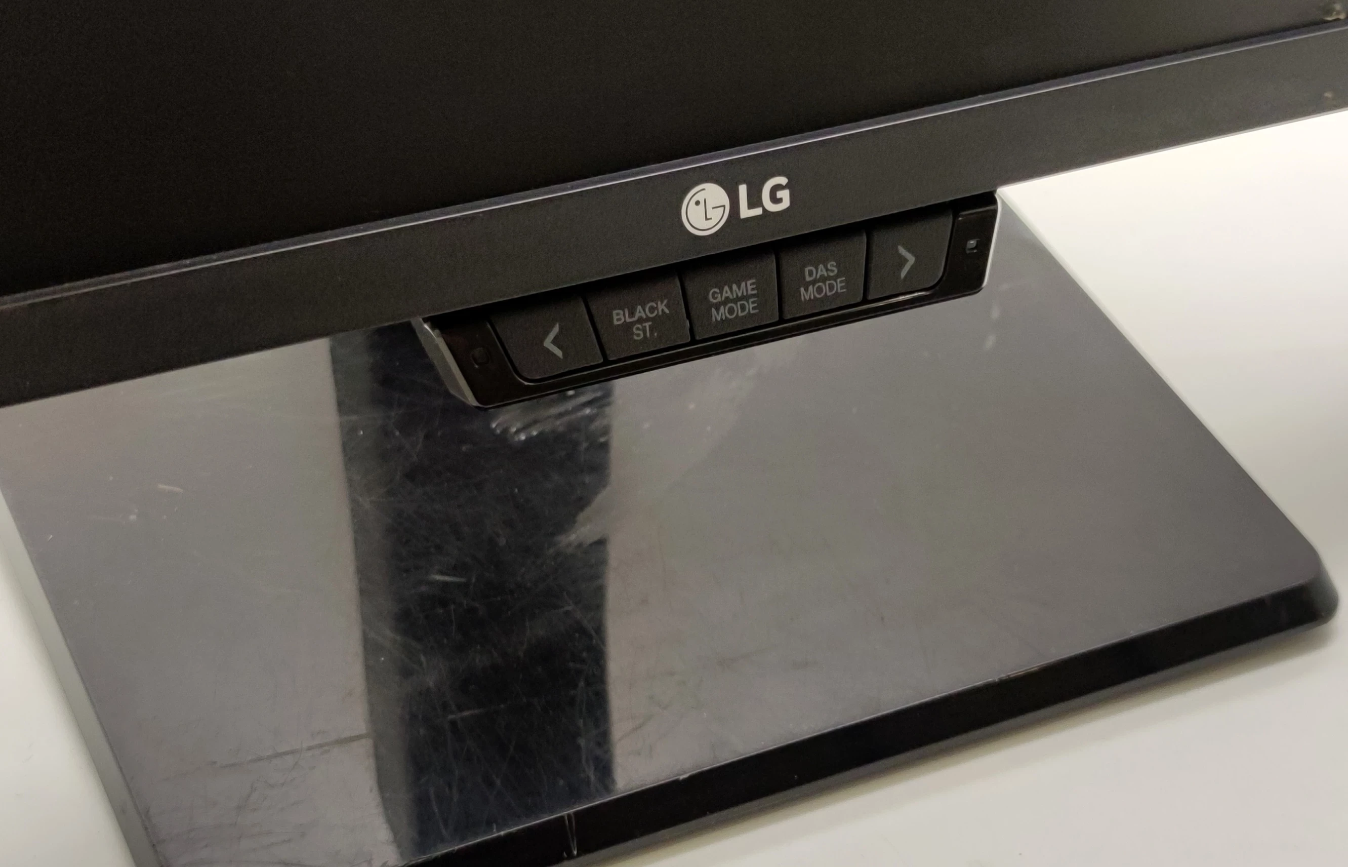 monitor-lg-24gm77-stan-uzywany