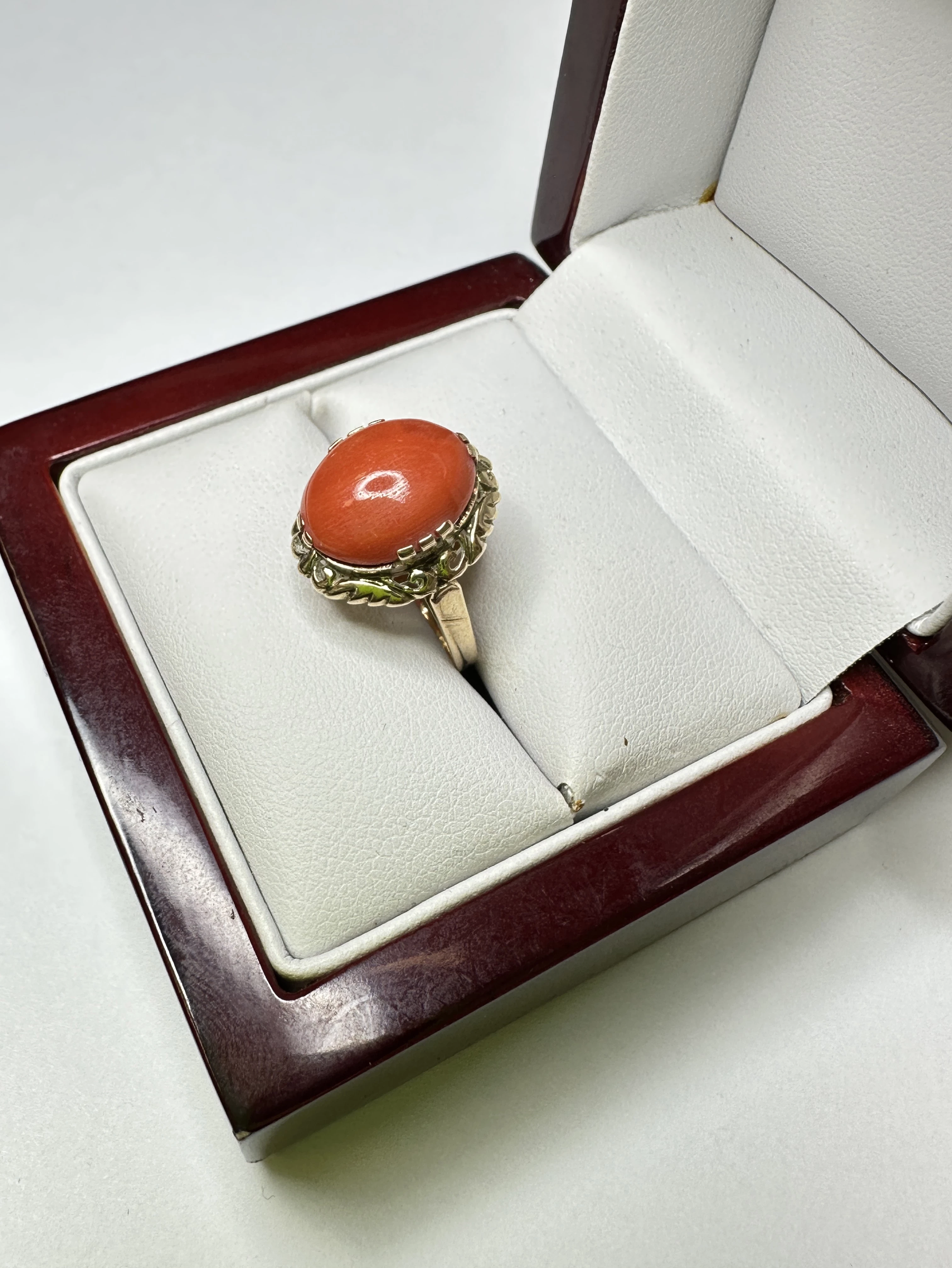 piekny-zloty-pierscionek-z-koralem-585-335-rozmiarsrednica-wew-mm-101567