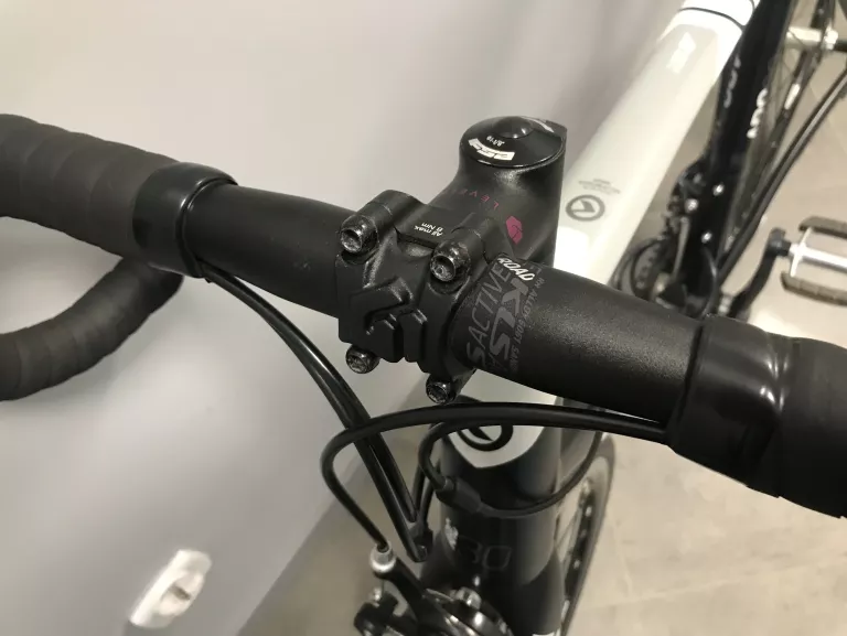 rower-szosowy-kellys-arc-30-marka-kellys