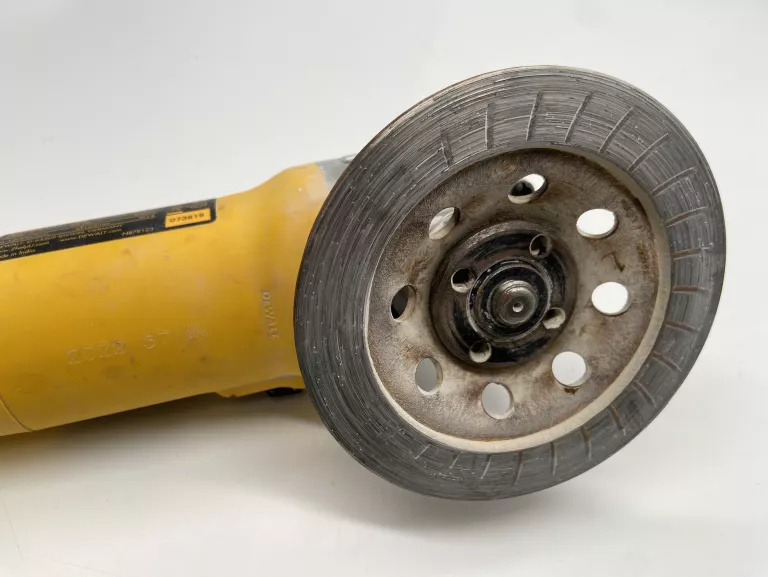 szlifierka-katowa-dewalt-dwe4117-950-w-230-v-rodzaj-zasilania-sieciowe