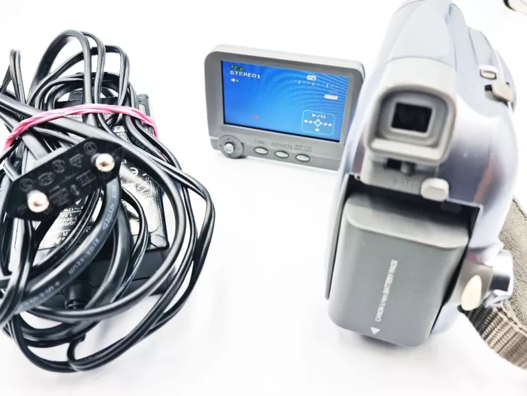 KAMERA CANON MV900