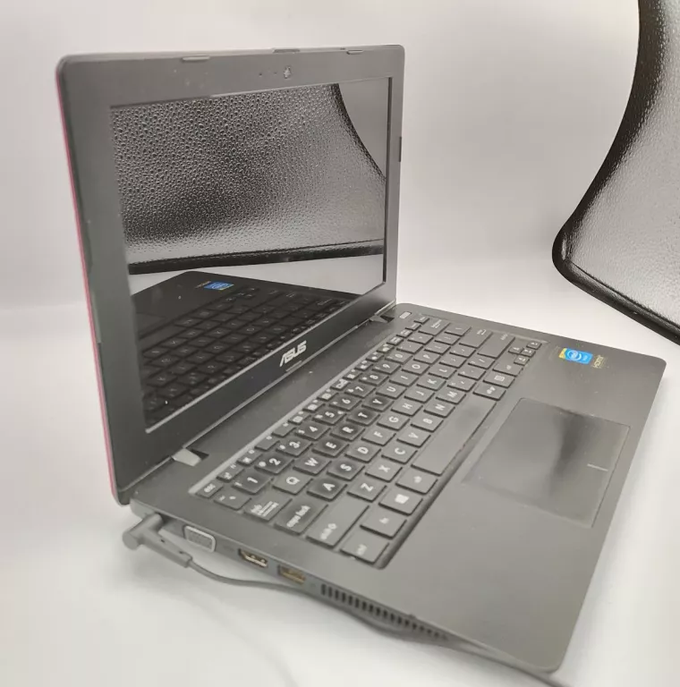 LAPTOP ASUS F200M N2830 4 GB RAM HDD 500GB