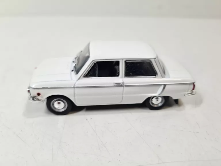 ZAZ ZAPOROŻEC 968A, SKALA 1:43 POLECAM!!