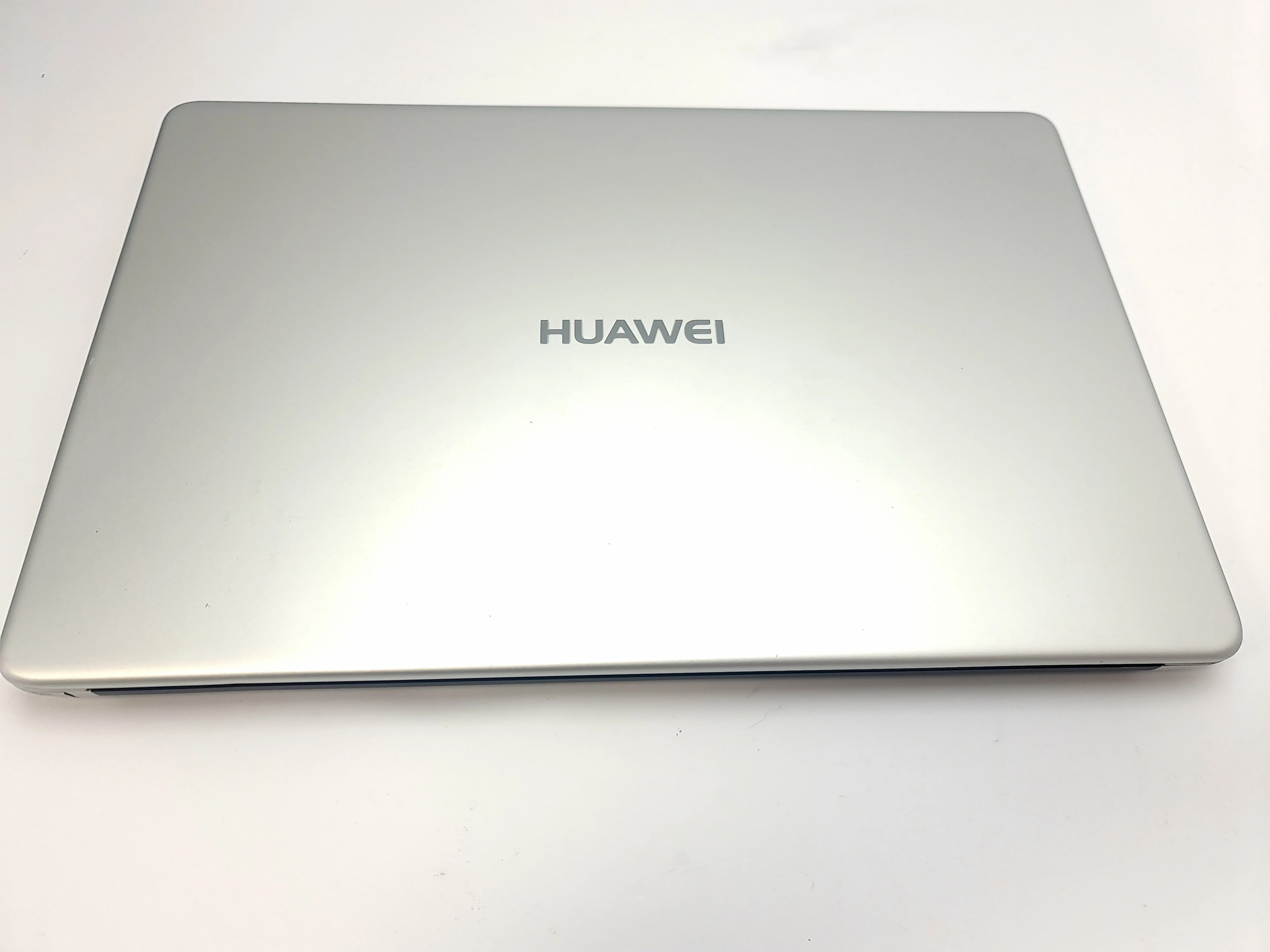 laptop-huawei-matebook-d-core-i5-8-gb-ram-seria-procesora-intel-core-i5