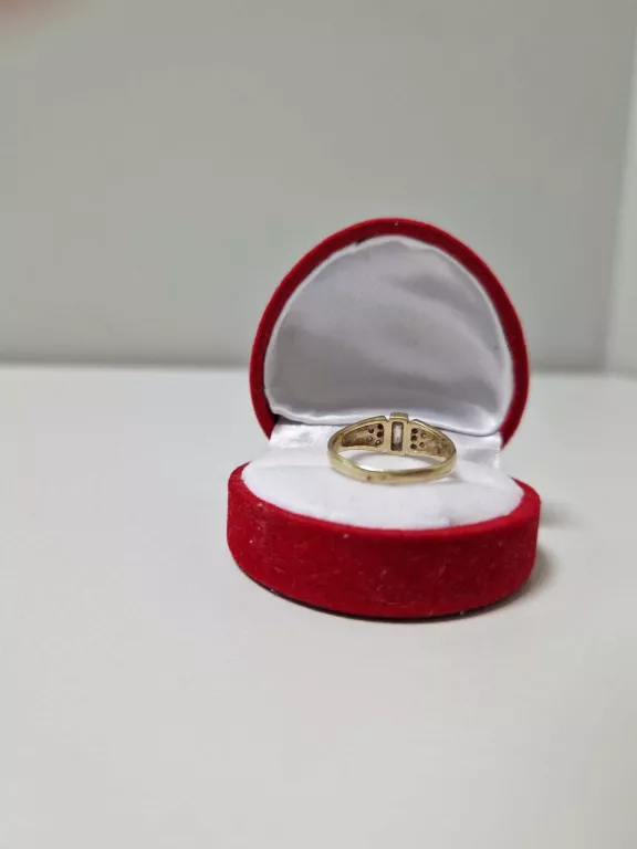 ZŁOTY PIERŚCIONEK 333 2,04G
