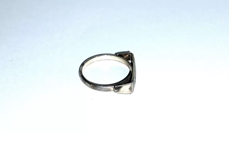 srebrny-pierscionek-925-259g-material-15835-4