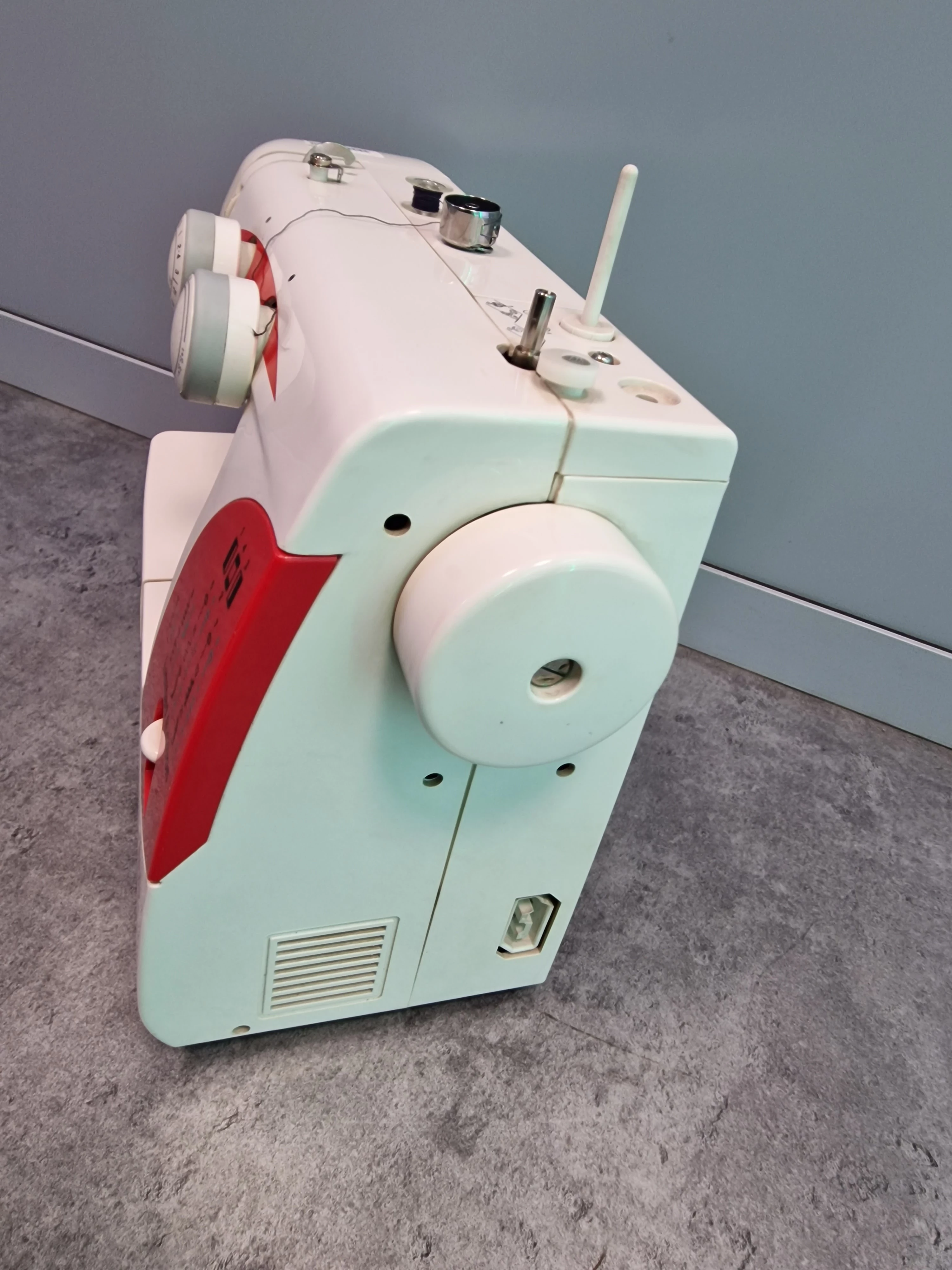 maszyna-do-szycia-arka-radom-888-model-radom