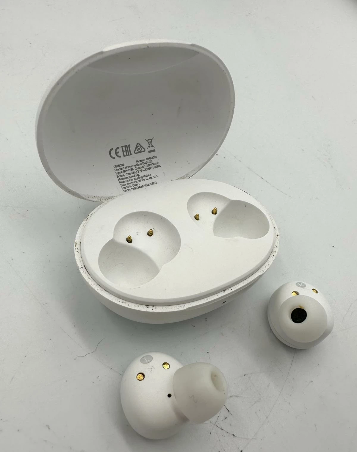 sluchawki-bezprzewodowe-realme-buds-q2-biale-opis-rodzaj-sluchawek-douszne