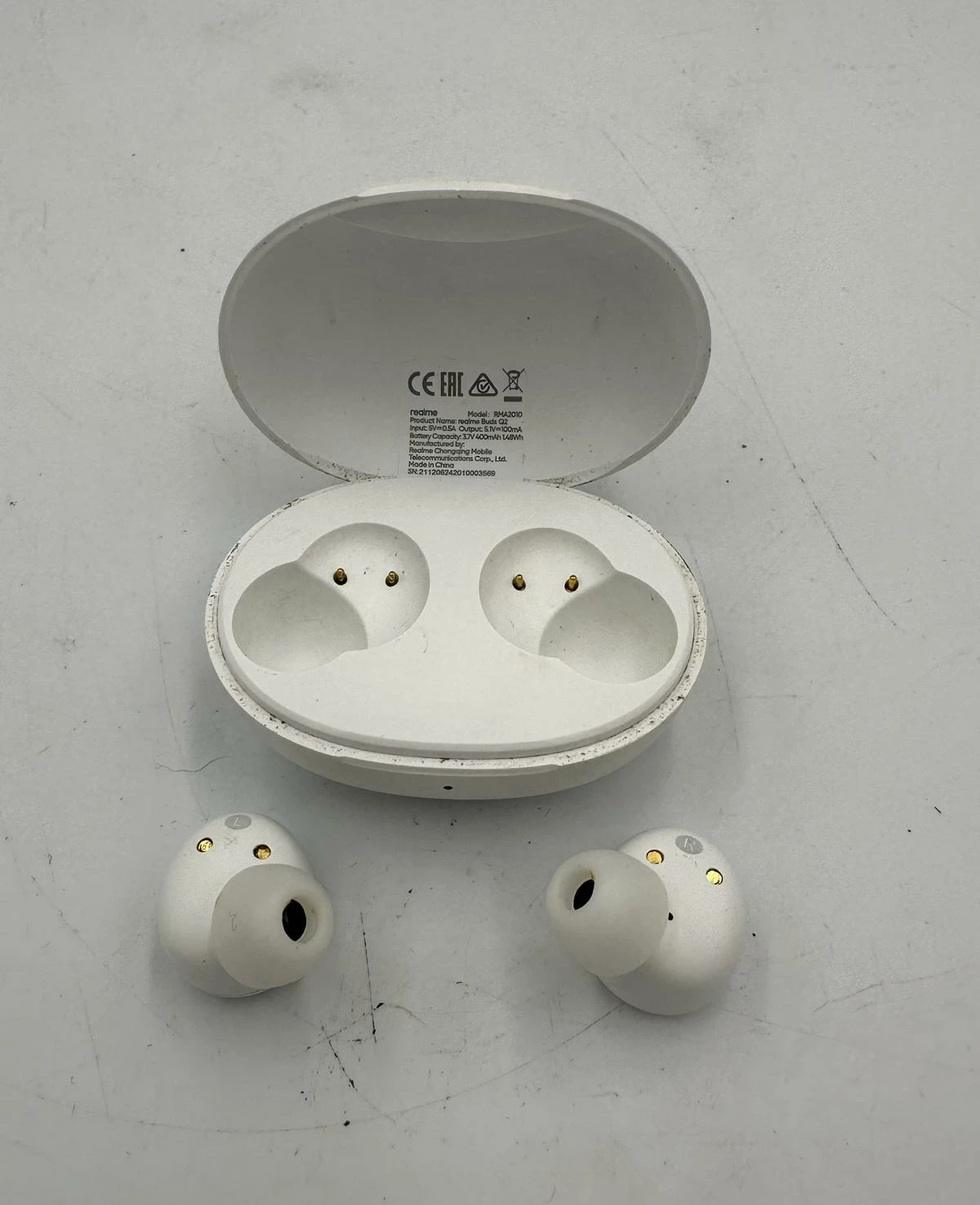 sluchawki-bezprzewodowe-realme-buds-q2-biale-opis-kolor-dominujacy-bialy