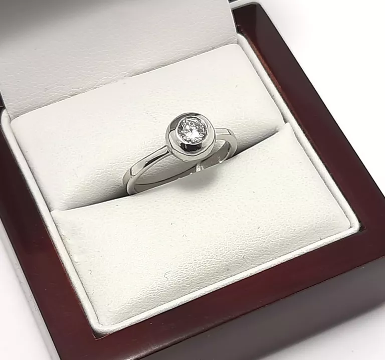srebrny-pierscionek-okragla-cyrkonia-260g-r14-material-srebro