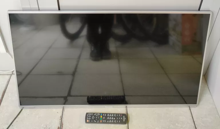 TELEWIZOR PANASONIC TX-L42E6E Z PILOTEM