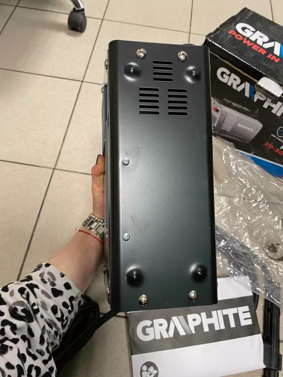 spawarka-inwertorowa-graphite-igbt-200a-56h813-stan-uzywany