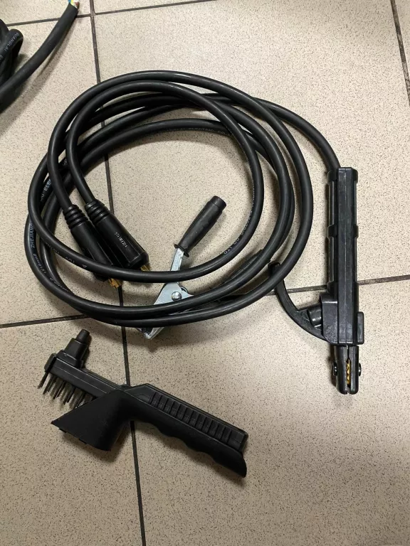 spawarka-inwertorowa-graphite-igbt-200a-56h813-zakres-spawania-10