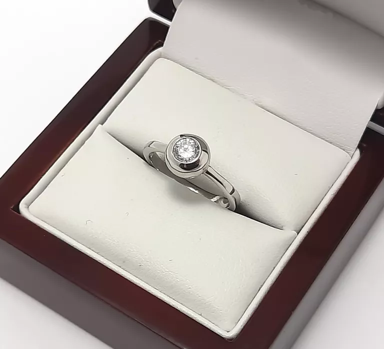 srebrny-pierscionek-okragla-cyrkonia-260g-r14-kamien-cyrkonia
