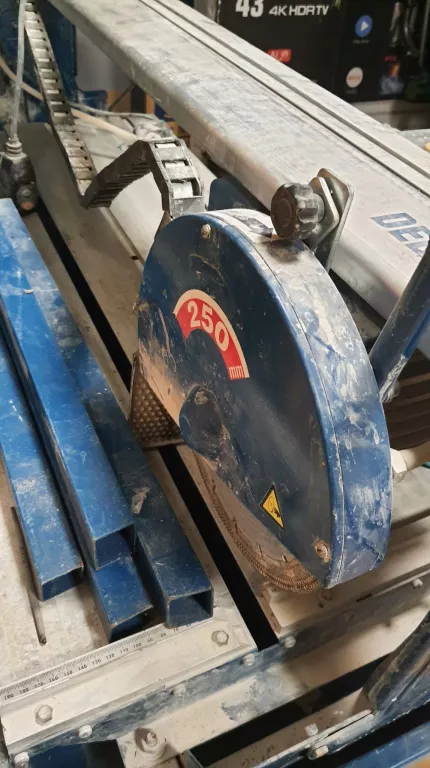 dedra-ded-7824-przecinarka-wodna-do-plytek-seria-ded7828