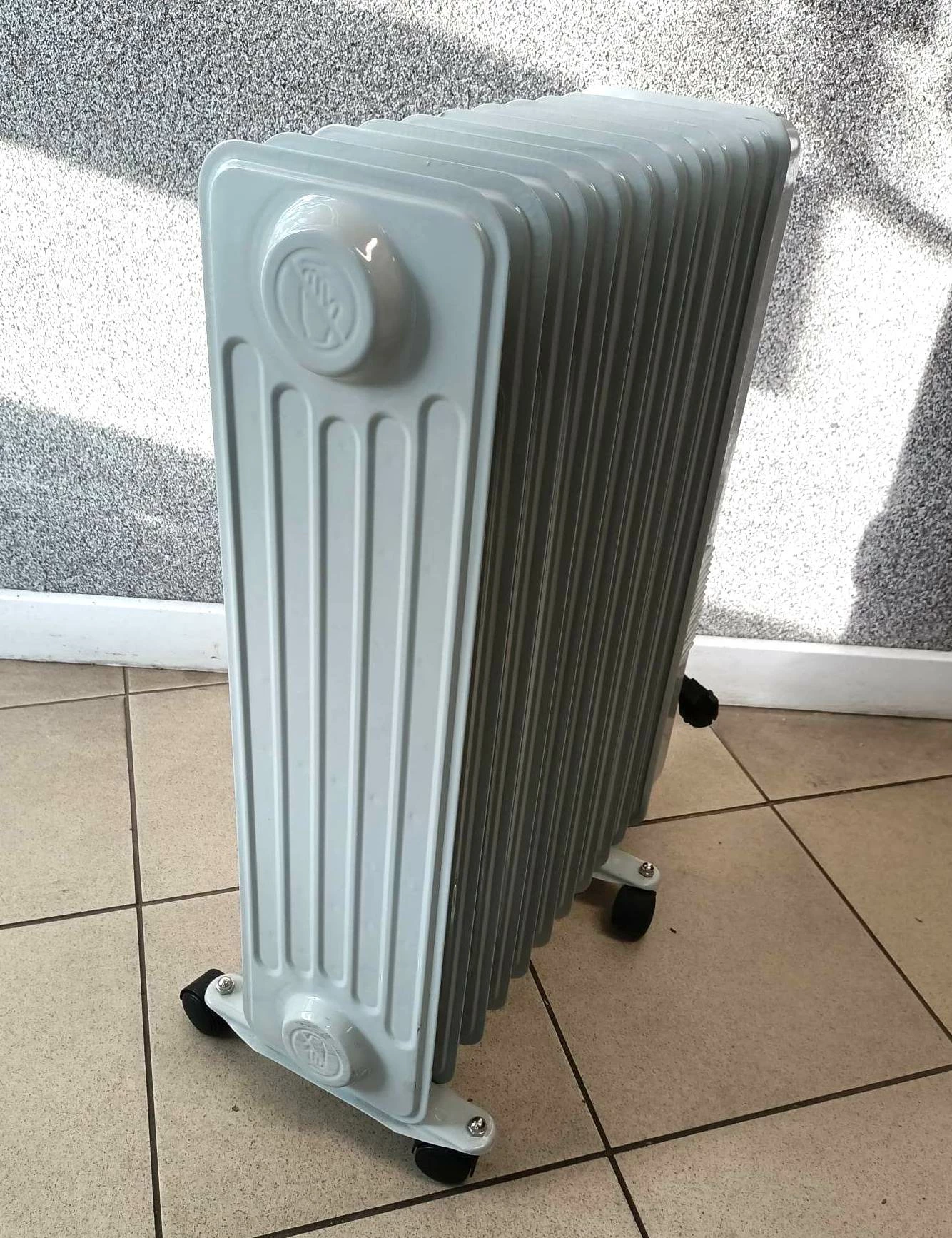 grzejnik-olejowy-hb-ofr2901t-kolor-szary