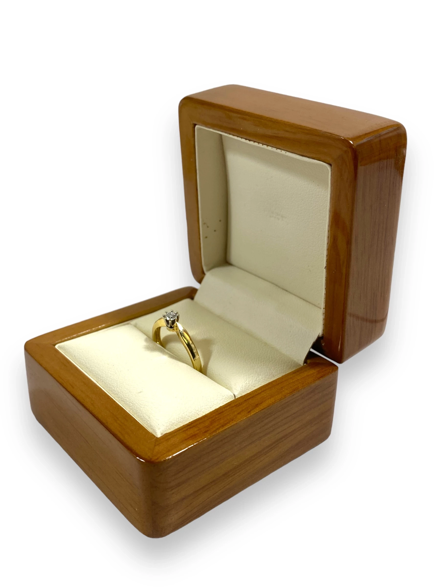 delikatny-pierscionek-z-brylantem-150g585r9-kamien-17088-8