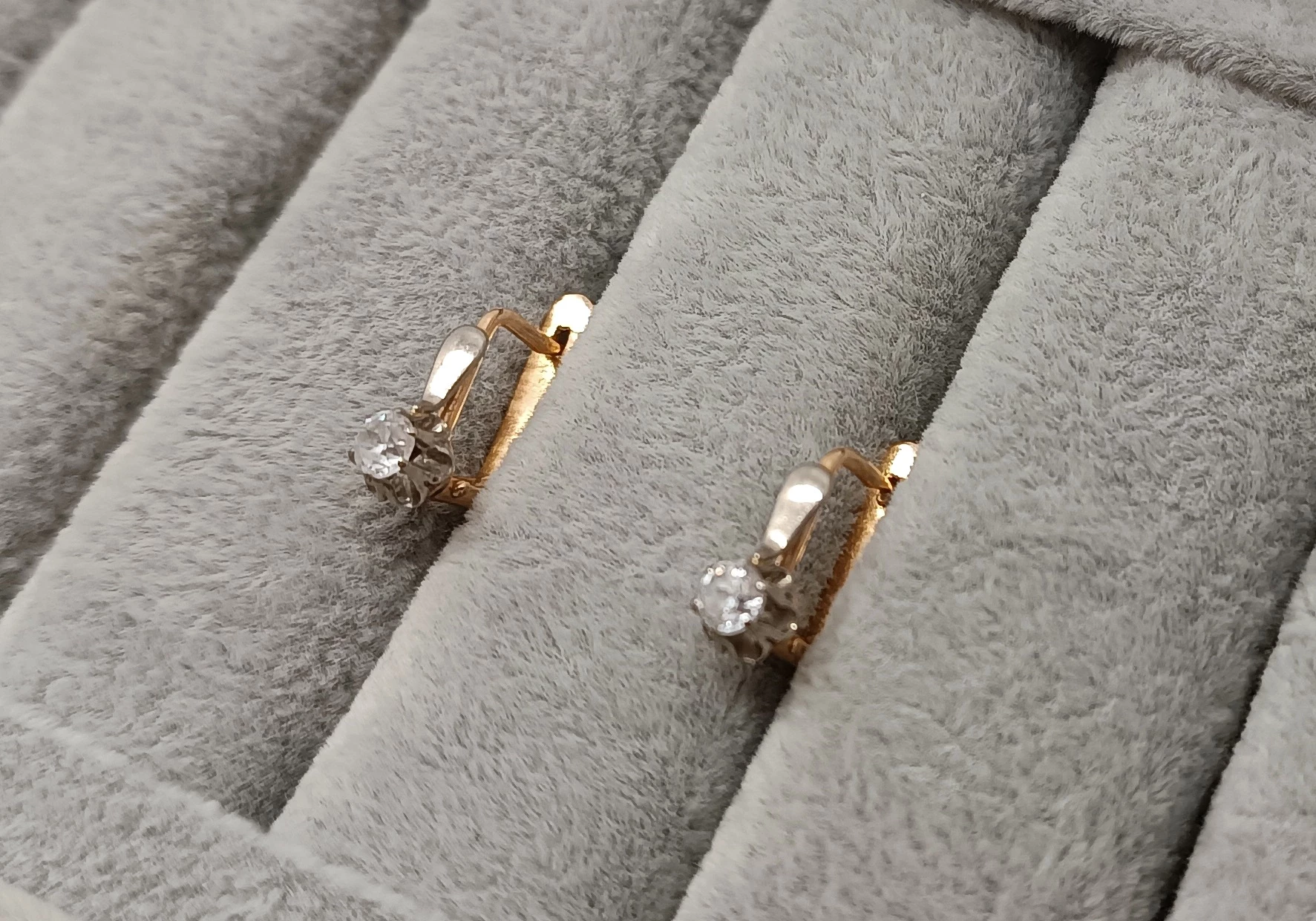 zlote-kolczyki-rodzaj-wyrob-jubilerski