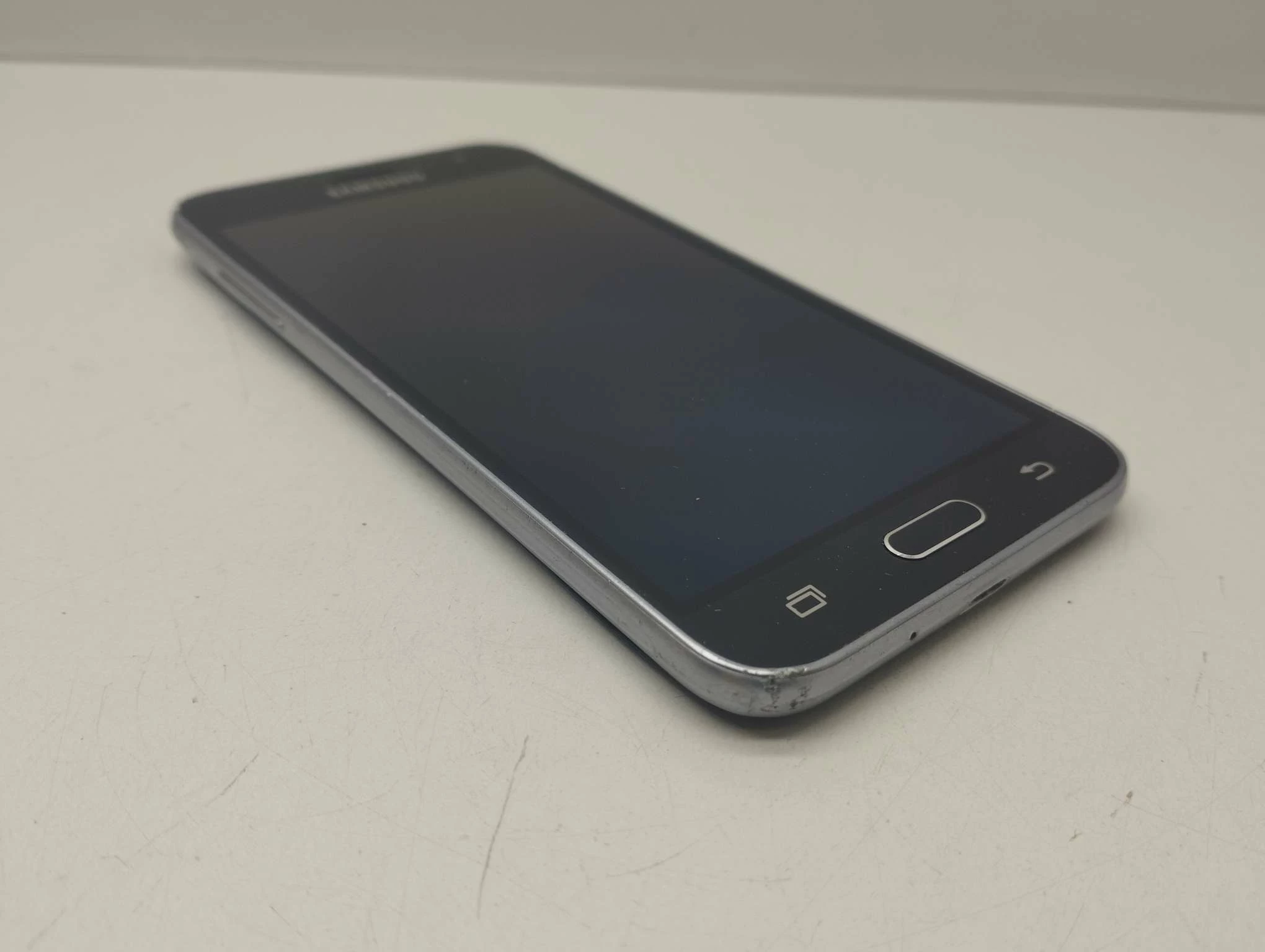 telefon-samsung-j3-opis-kod-producenta-sm-j320fzknxeo