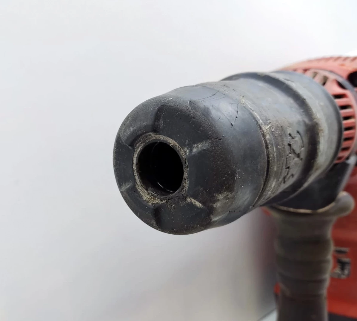 mlotowiertarka-hilti-te-60-atc-funkcyjnosc-2-funkcyjny-wiercenie-z-udarem-i-podkuwanie