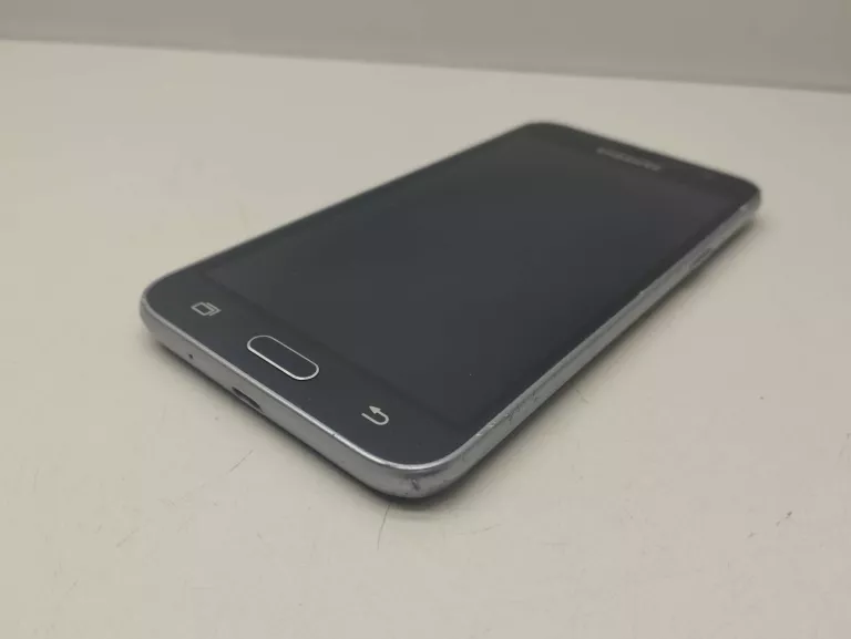 telefon-samsung-j3-opis-typ-smartfon