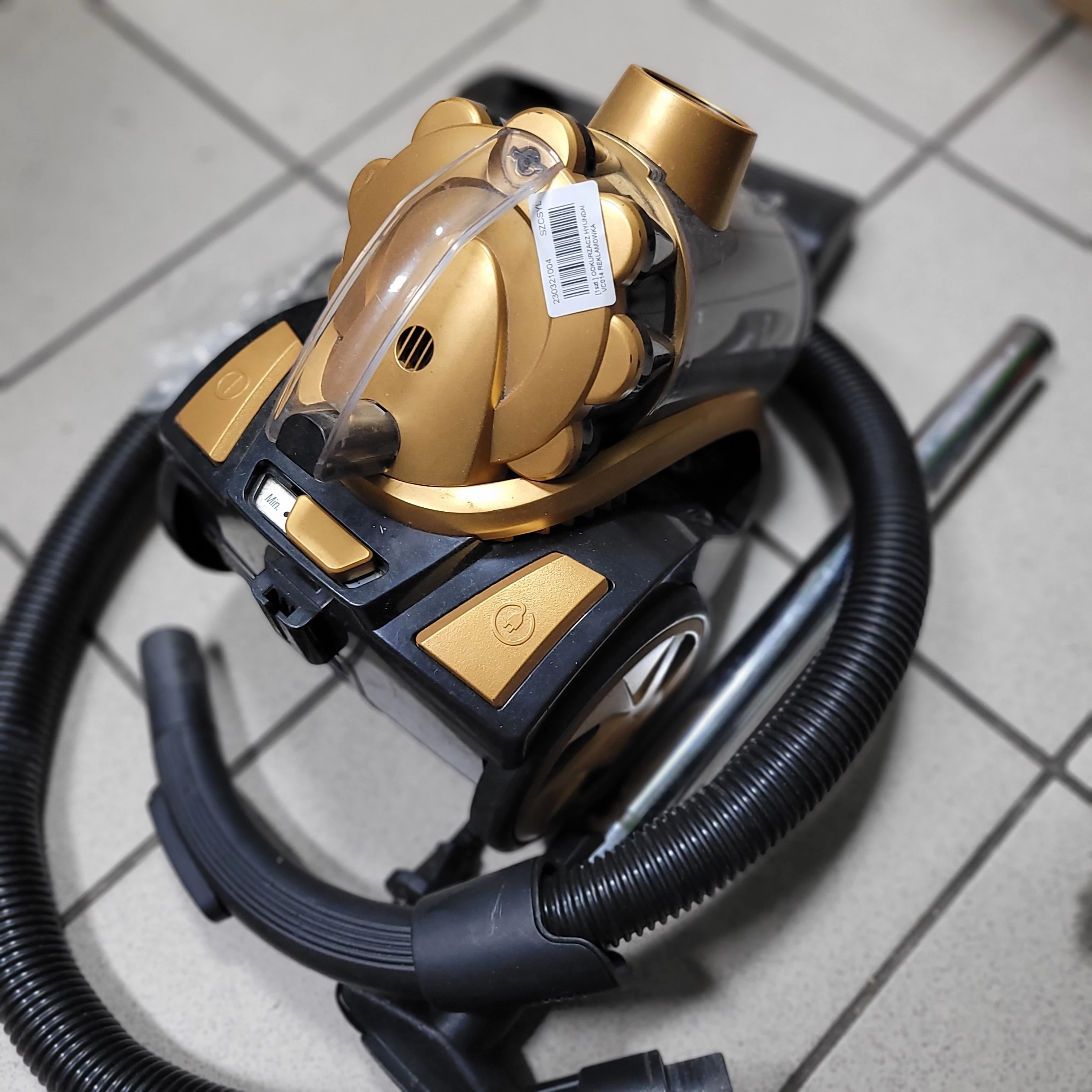 odkurzacz-hyundai-vc014-moc-800