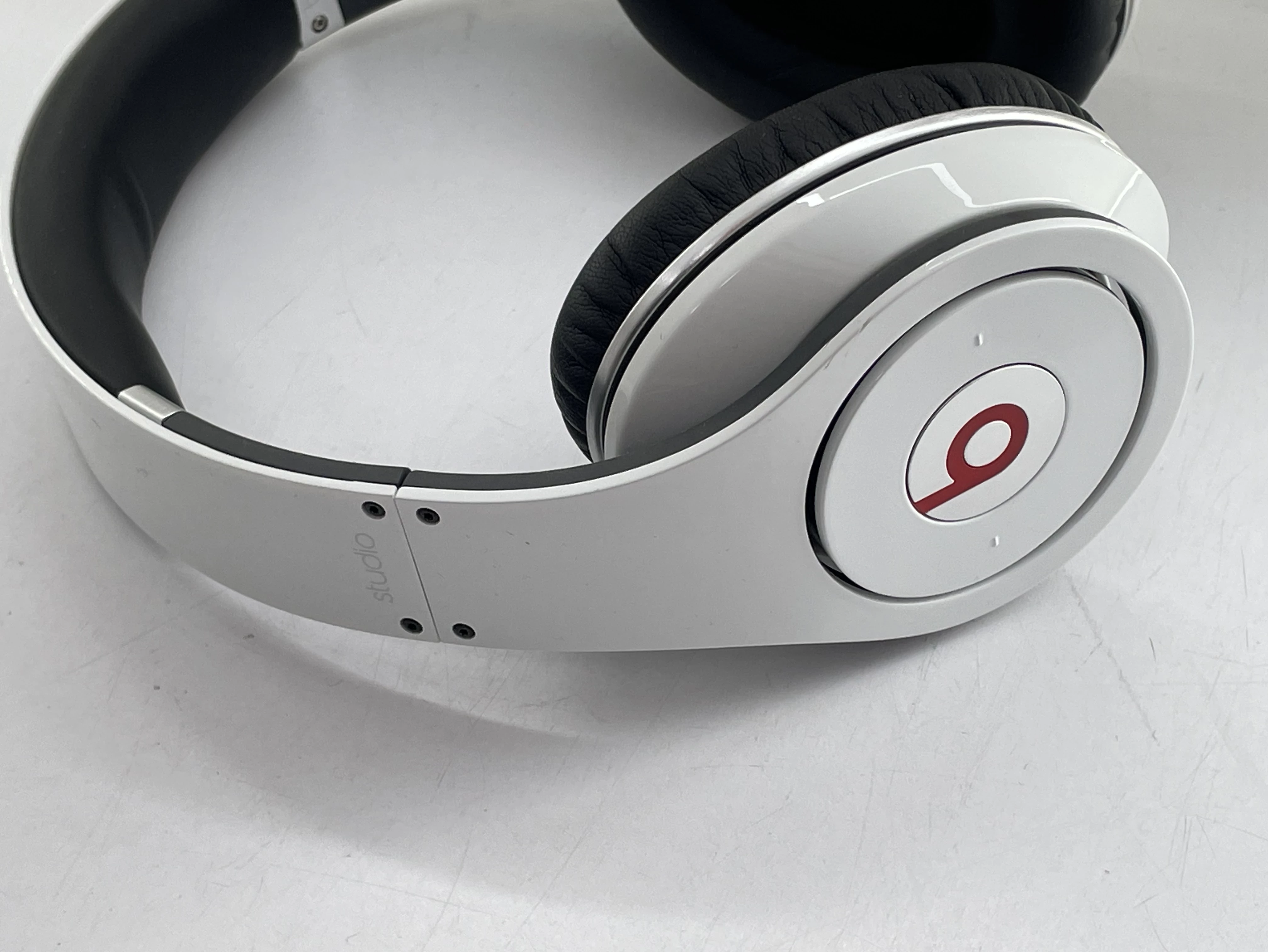 sluchawki-beats-by-dr-dre-beats-studio-transmisja-sygnalu-bluetooth