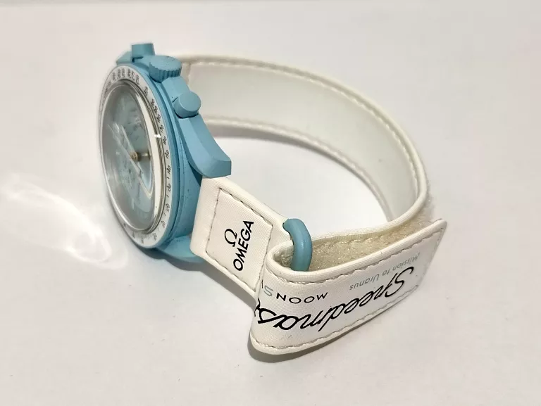 omega uranus moonswatch