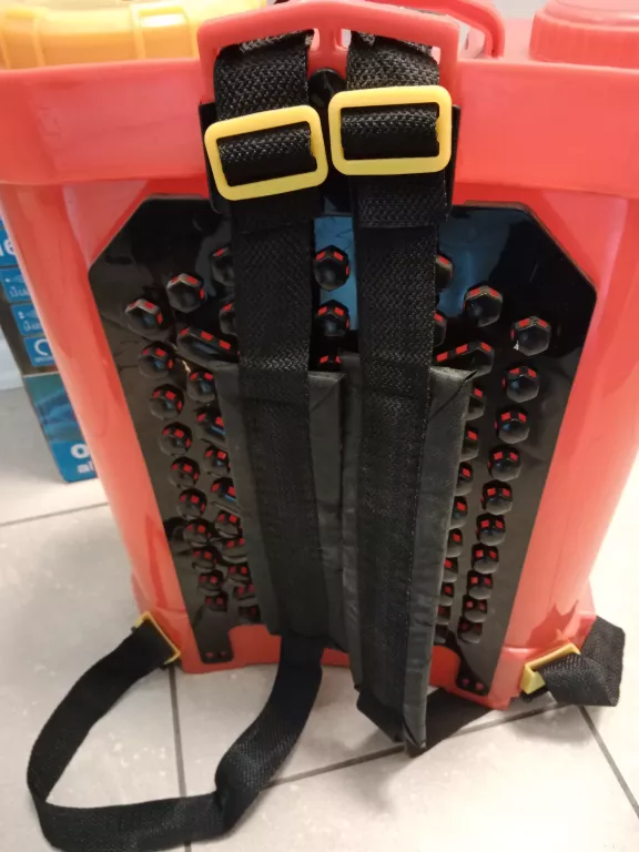 geko-opryskiwacz-akumulatorowy-plecakowy-16-l-stan-powystawowy