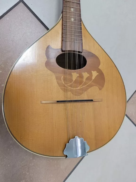 ZABYTKOWA MANDOLINA MADE IN ROMANIA - ZADBANA !