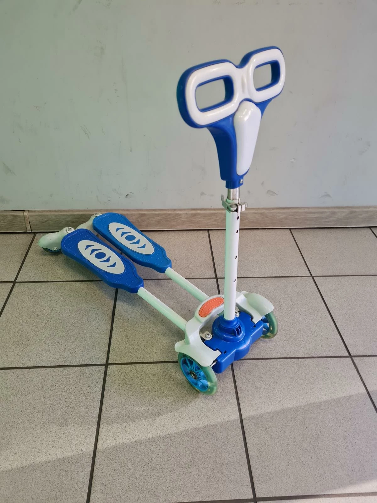 hulajnoga-balansowa-czterokolowa-dla-dzieci-niedurnego-4301-ruda-slaska