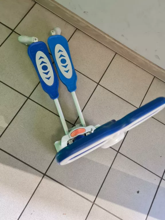 HULAJNOGA BALANSOWA CZTEROKOŁOWA DLA DZIECI