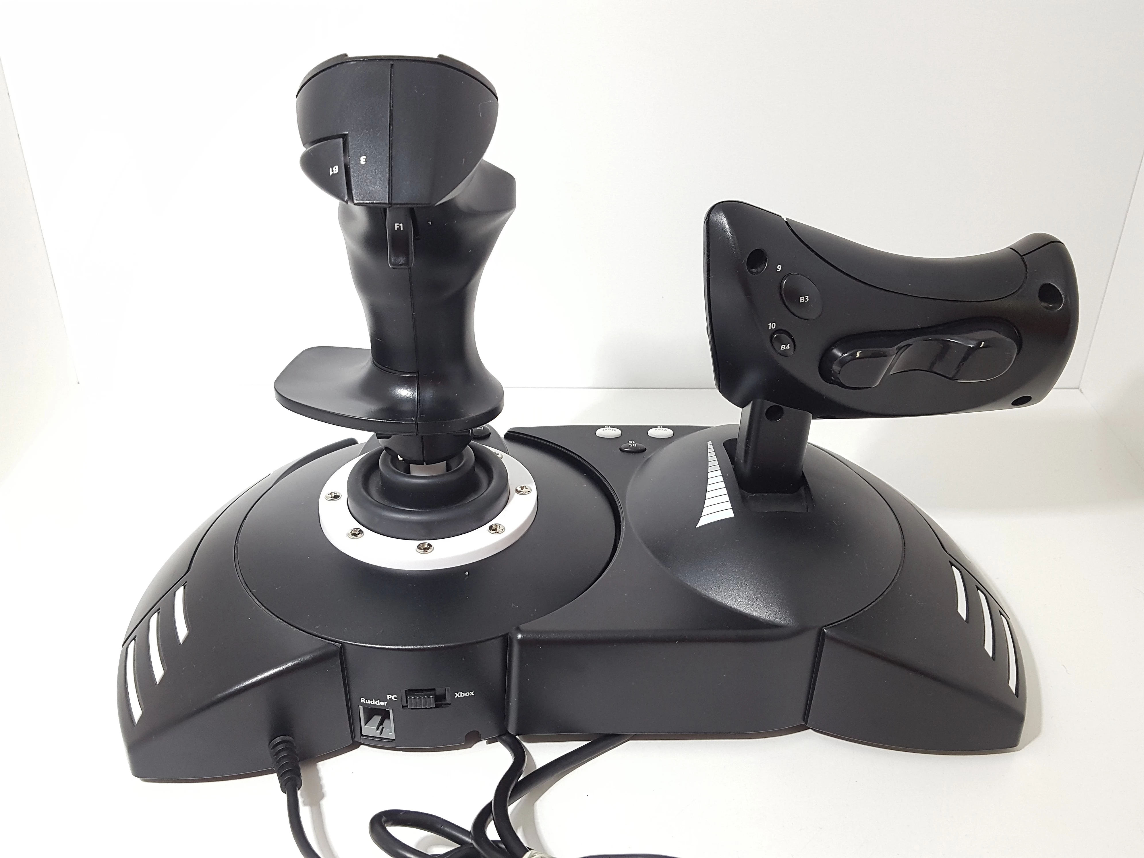 joystick-thrustmaster-tflight-hotas-one-xbox-pc-sposob-podlaczenia-przewodowy