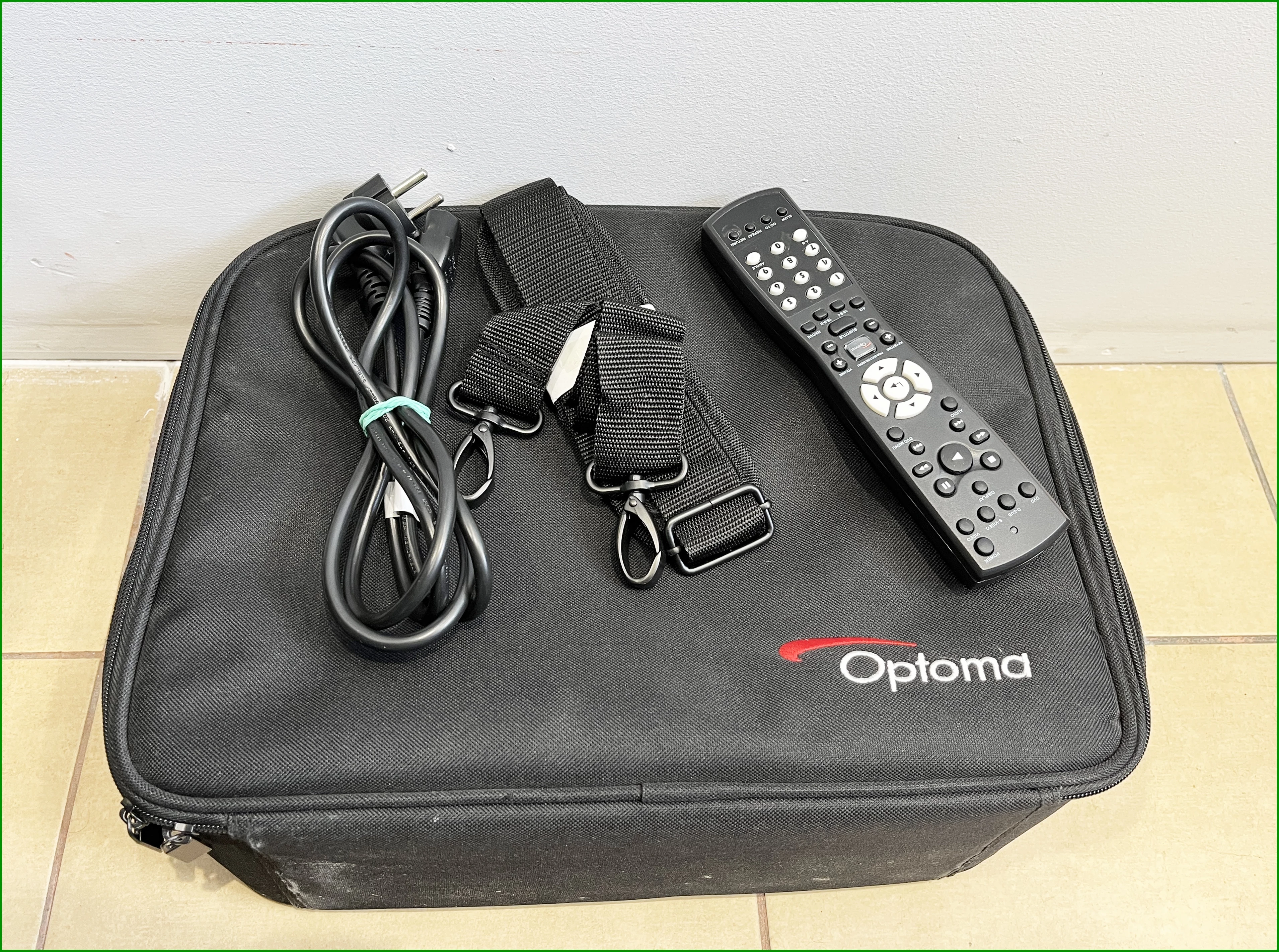 projektor-optoma-movietime-dv11-pilot-torba-marka-248811-1953148