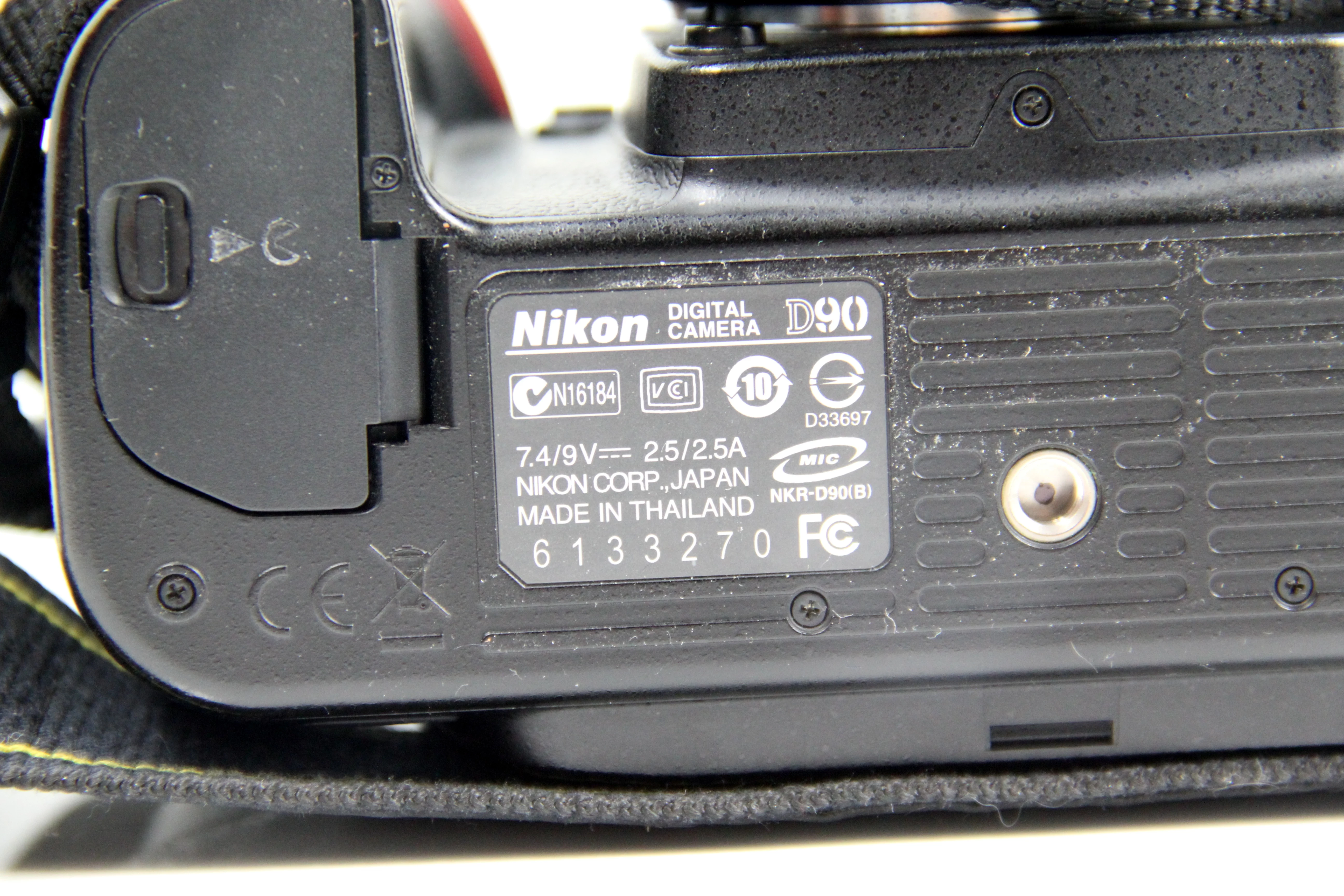 aparat-nikon-d90-obiektyw-18-55mm-ladowarka-model-d90