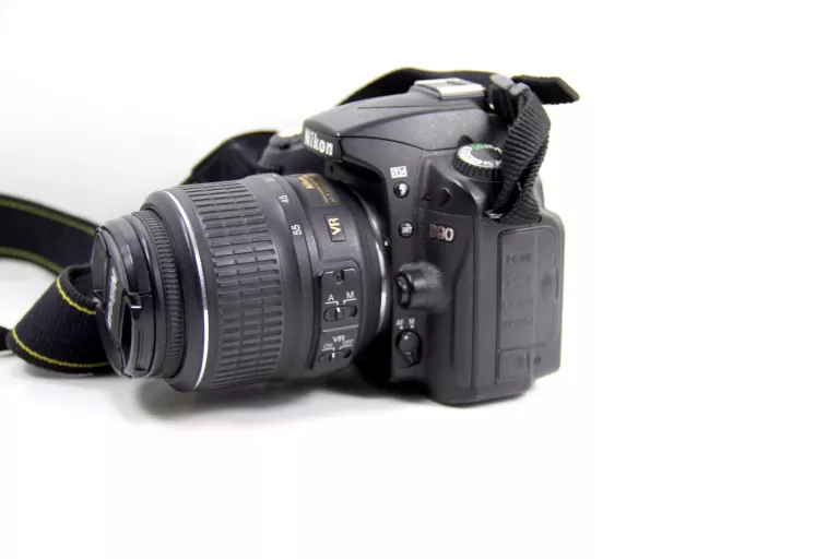 aparat-nikon-d90-obiektyw-18-55mm-ladowarka-kod-producenta-vba230k001