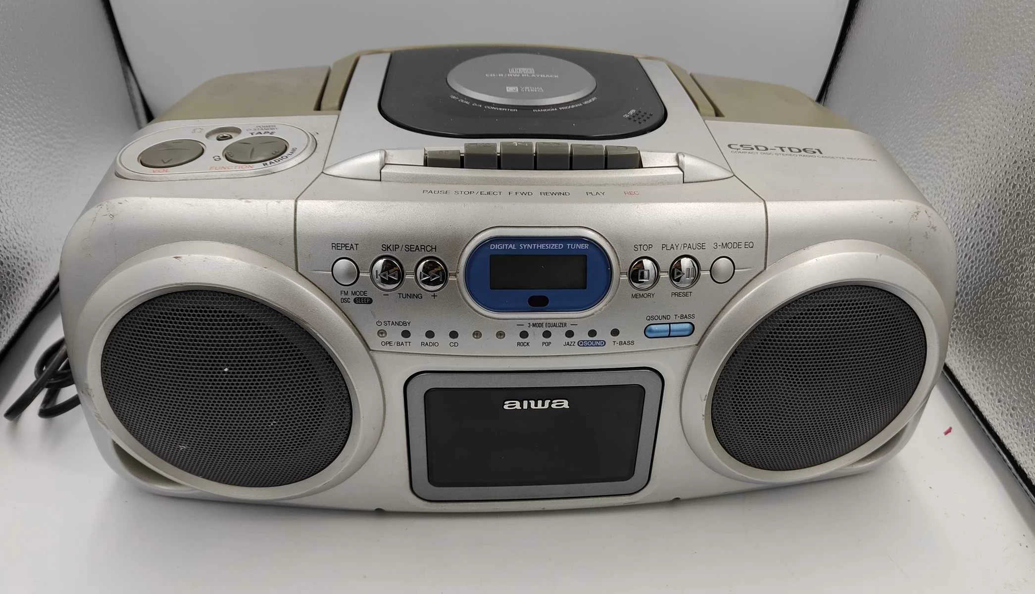 radio-cd-aiwa-csd-td61-fm-marka-aiwa