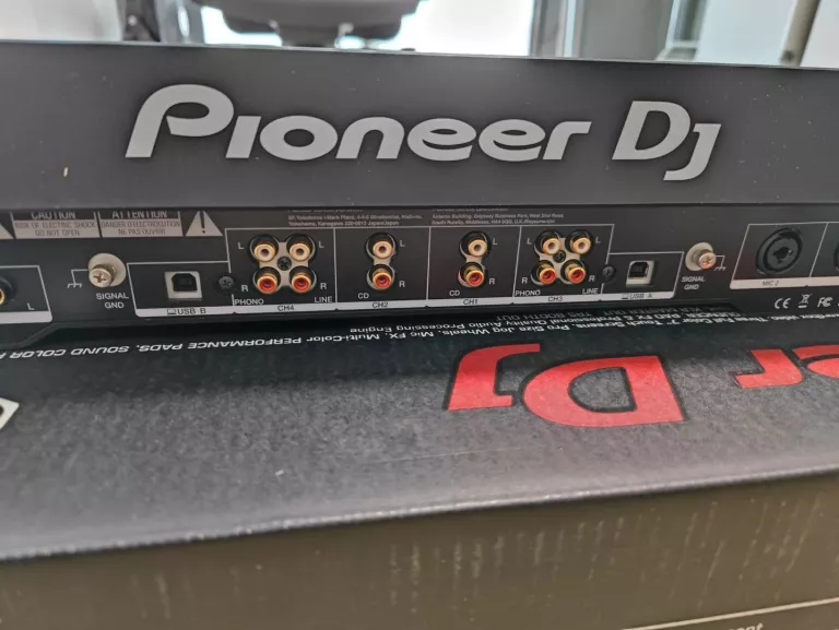 kontroler-dj-pioneer-ddj-rzx-liczba-kanalow-4