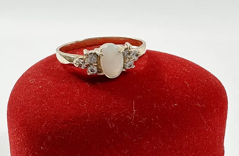 ciekawy-zloty-pierscionek-proby-585-r-14-modlinska-1a-nowy-dwor-maz-sj