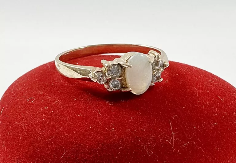 ciekawy-zloty-pierscionek-proby-585-r-14-material-zloto